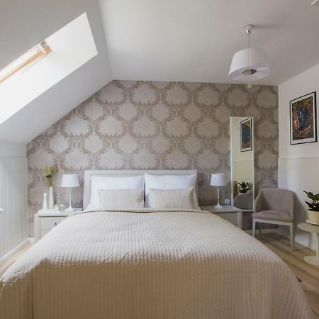 Penzion Kuria Nove Mesto nad Vahom Ngoại thất bức ảnh