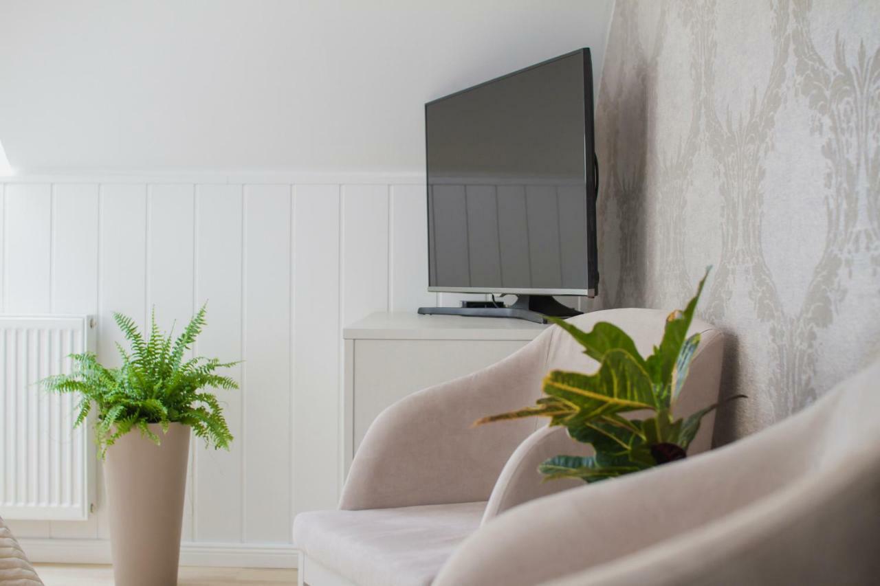 Penzion Kuria Nove Mesto nad Vahom Ngoại thất bức ảnh