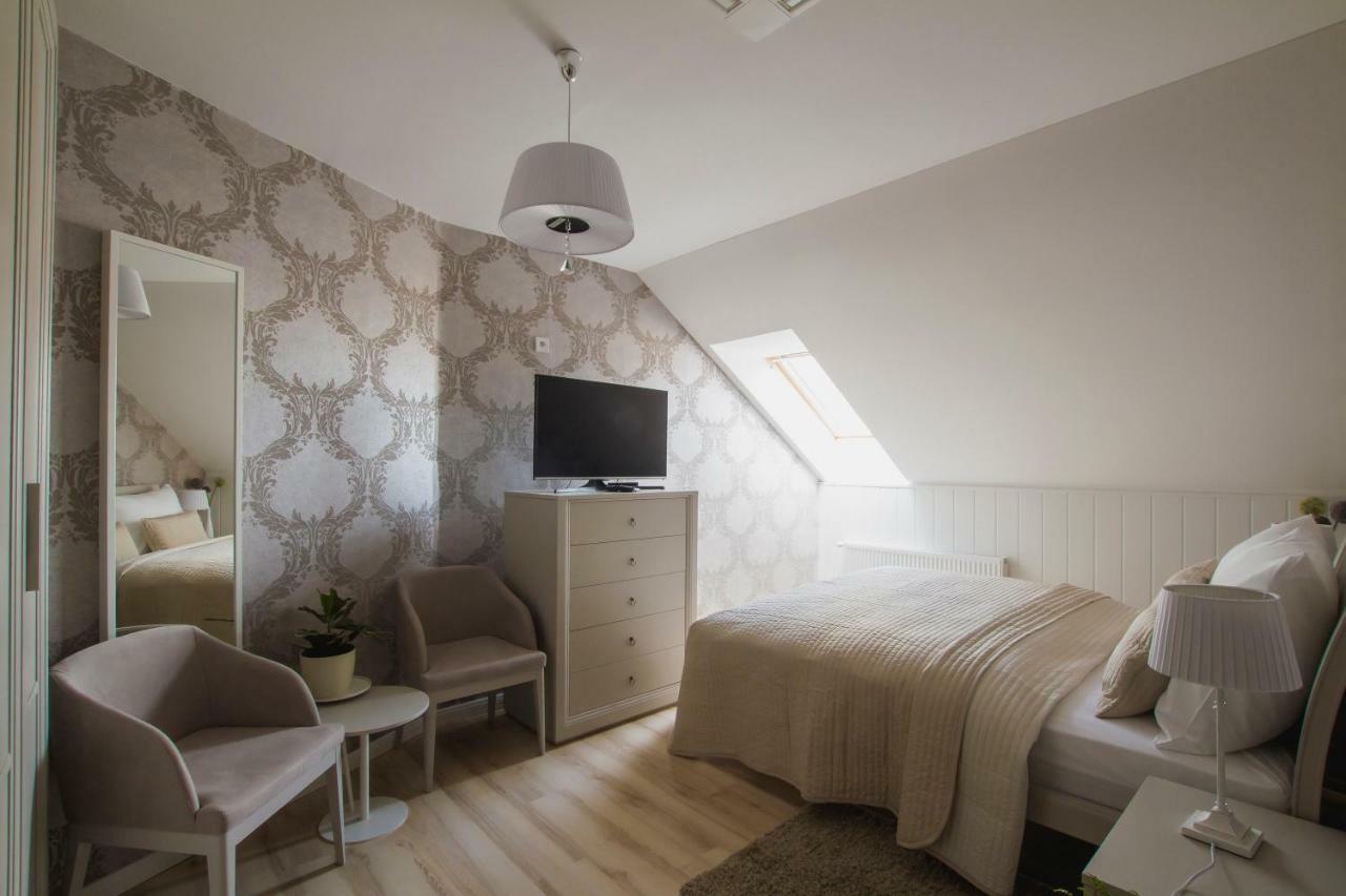 Penzion Kuria Nove Mesto nad Vahom Ngoại thất bức ảnh